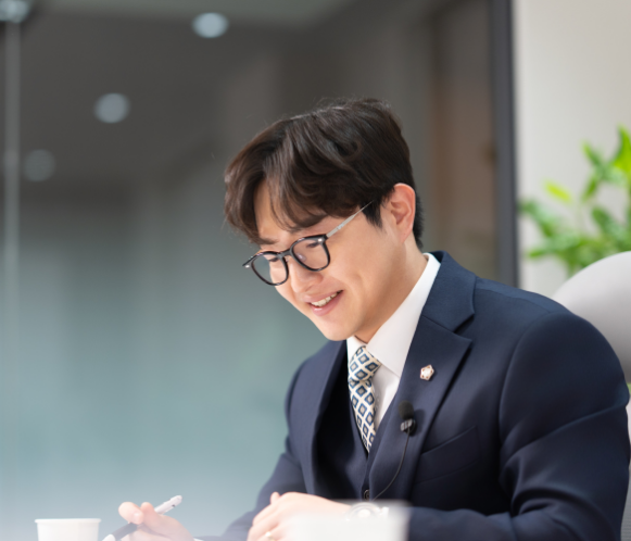 김용욱 변호사 추가 프로필 사진 1